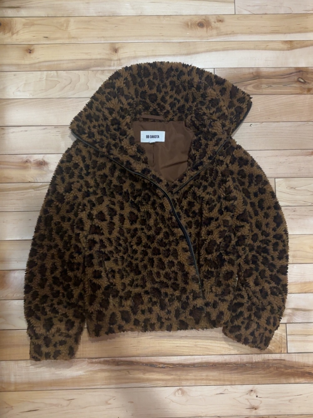 BB DAKOTA LEOPARD PRINT TEDDY JACKET